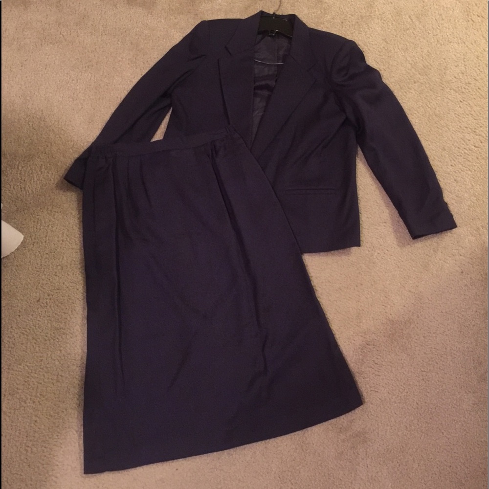 Women’s Two Piece Skirt Set - Picture 1 of 2